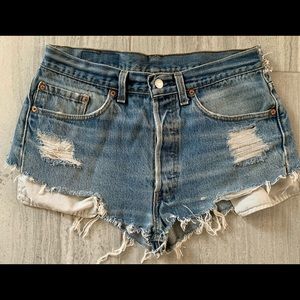 Vintage LEVI’S high waist Shorts